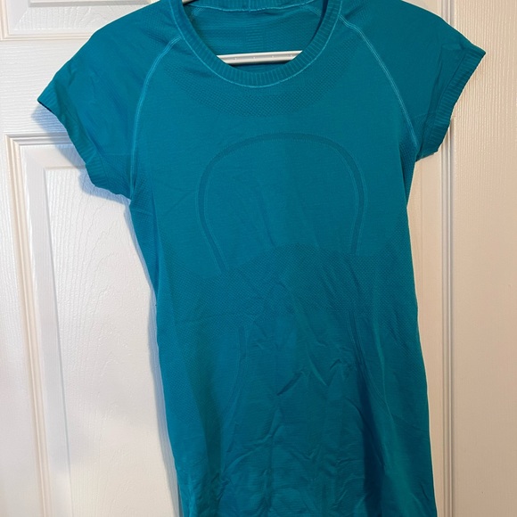Lululemon Size 6 Swiftly Tshirt - Picture 1 of 3